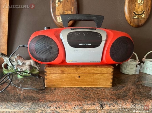 GRUNDIG RADIO REGISTRATORE BOMMBOX VINTAGE ANNI 80.